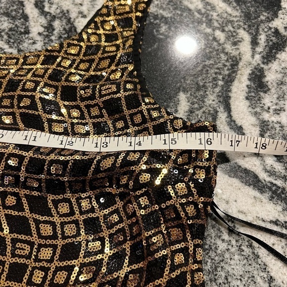 Romeo and Juliet Couture Sleeveless Sequined Black and Gold, Party Dress. - Picture 11 of 14